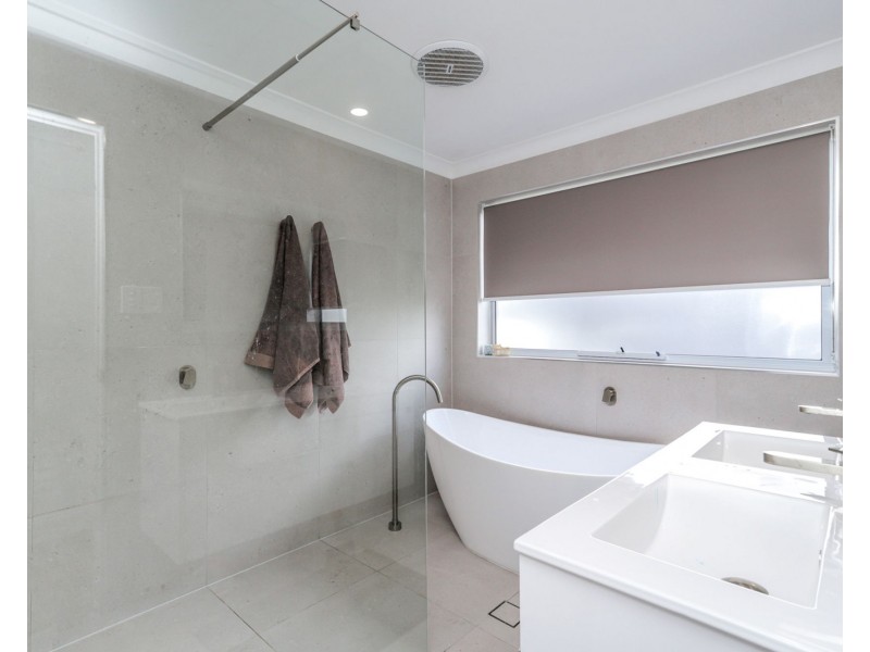 4 Firefly Street, Pelican Waters QLD 4551