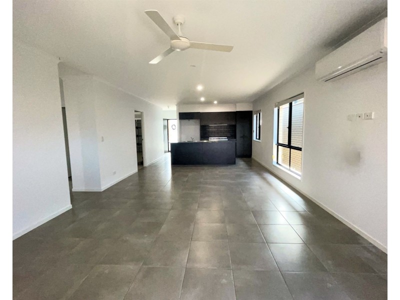 19 Tadorna Street, Palmview QLD 4553