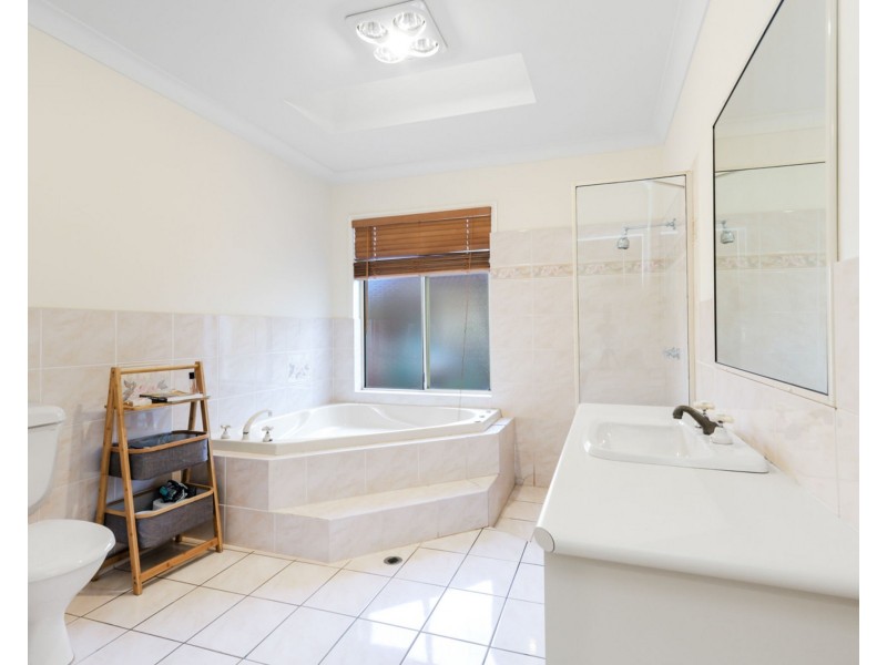384-398 Blackall Range Road, West Woombye QLD 4559