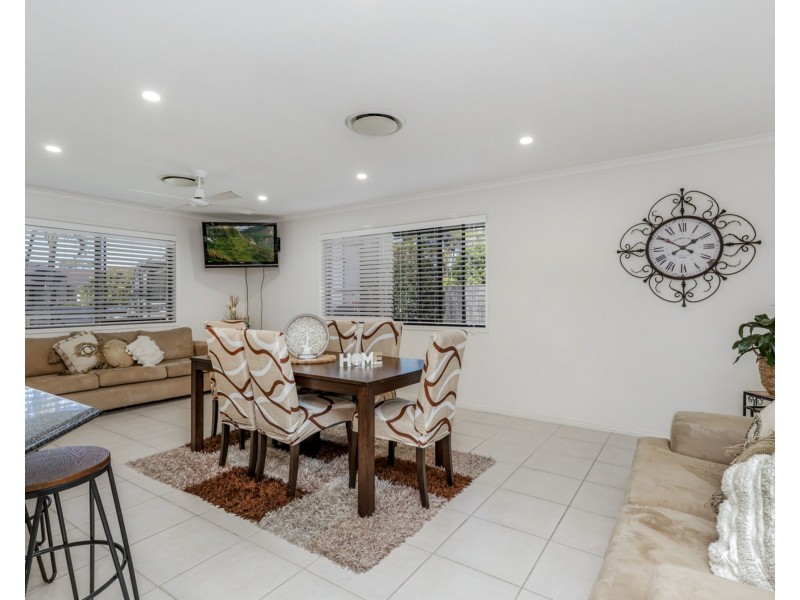 24 Gradorean Street, Pelican Waters QLD 4551