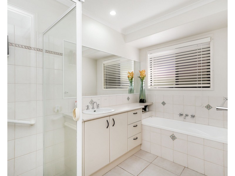 24 Gradorean Street, Pelican Waters QLD 4551