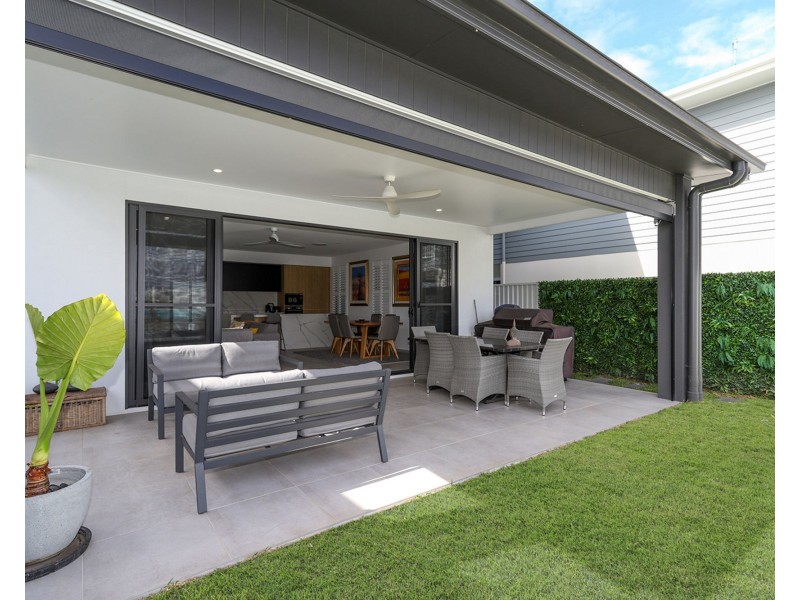 98 Marina View Drive, Pelican Waters QLD 4551