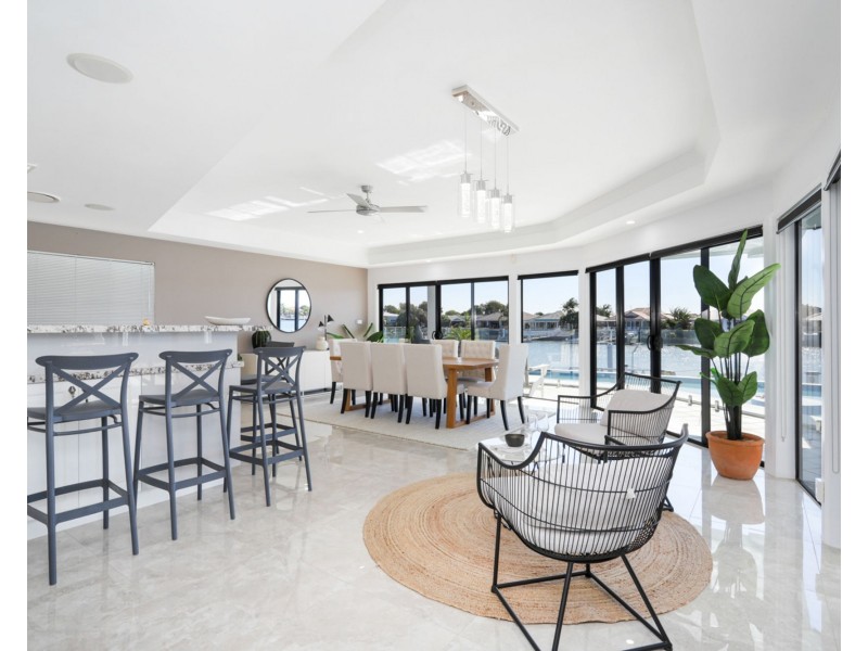 6/1 Raptor Place, Pelican Waters QLD 4551