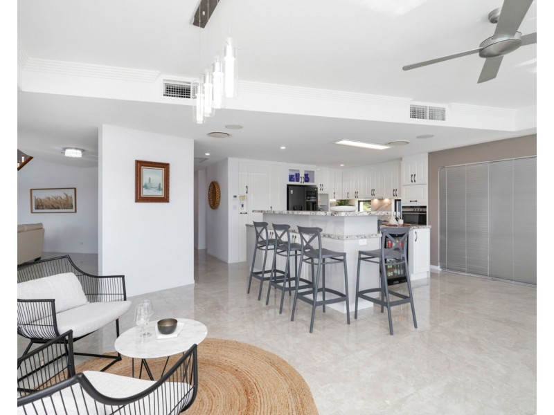 6/1 Raptor Place, Pelican Waters QLD 4551