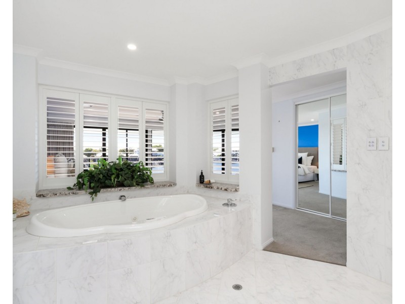 6/1 Raptor Place, Pelican Waters QLD 4551