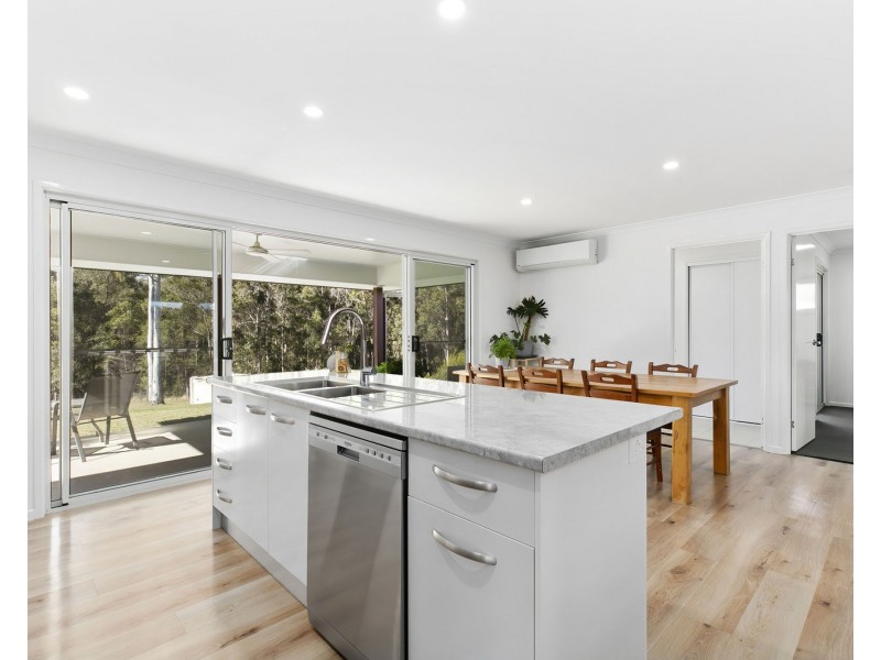 149 Lawson Road, Jones Hill QLD 4570