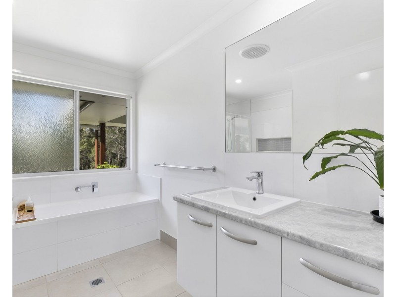 149 Lawson Road, Jones Hill QLD 4570