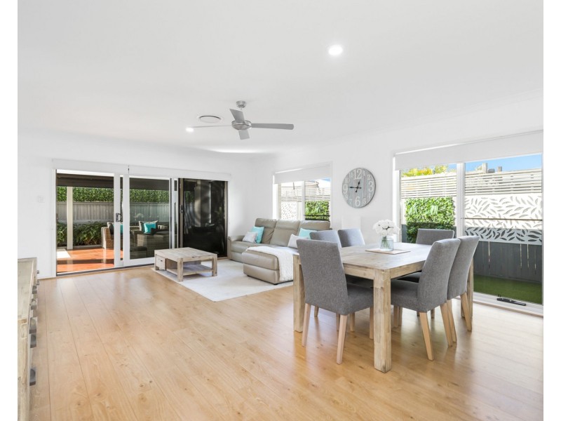 17 Amber Drive, Caloundra West QLD 4551
