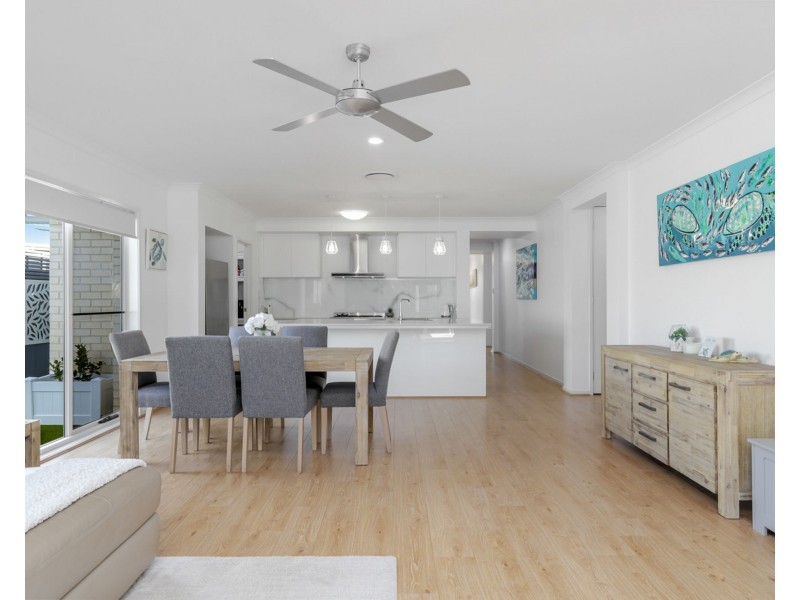 17 Amber Drive, Caloundra West QLD 4551