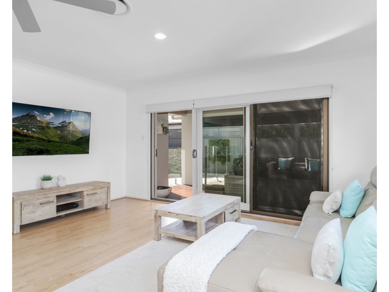 17 Amber Drive, Caloundra West QLD 4551