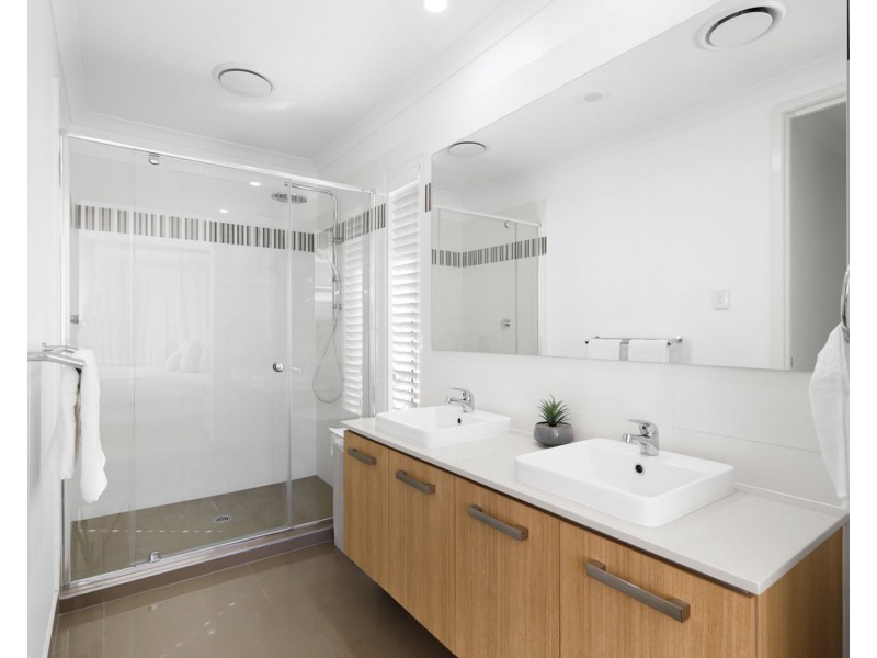 17 Amber Drive, Caloundra West QLD 4551