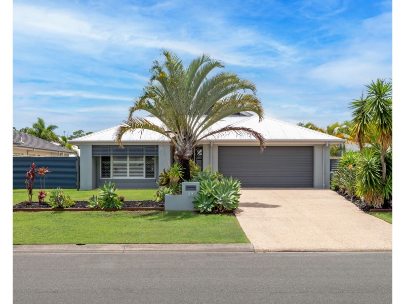 17 Sovereign Circuit, Pelican Waters QLD 4551