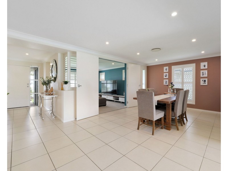 17 Sovereign Circuit, Pelican Waters QLD 4551