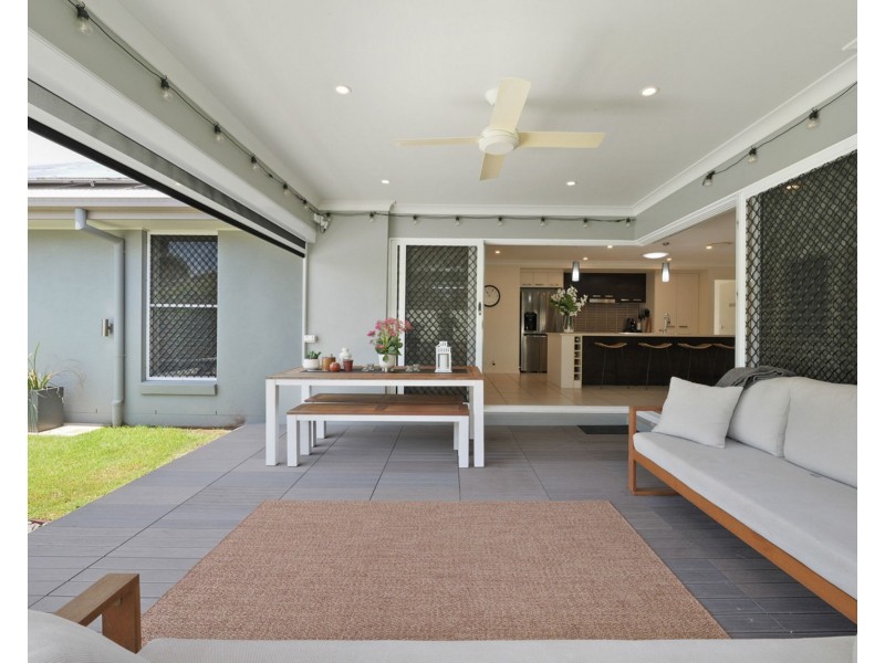 17 Sovereign Circuit, Pelican Waters QLD 4551