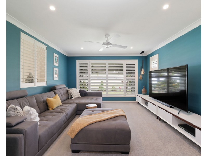 17 Sovereign Circuit, Pelican Waters QLD 4551