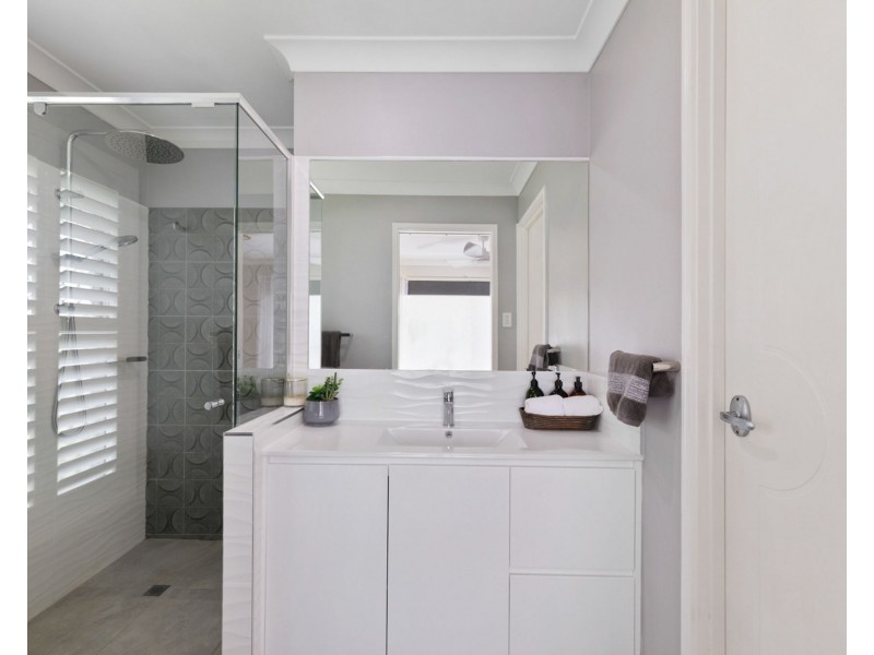 17 Sovereign Circuit, Pelican Waters QLD 4551