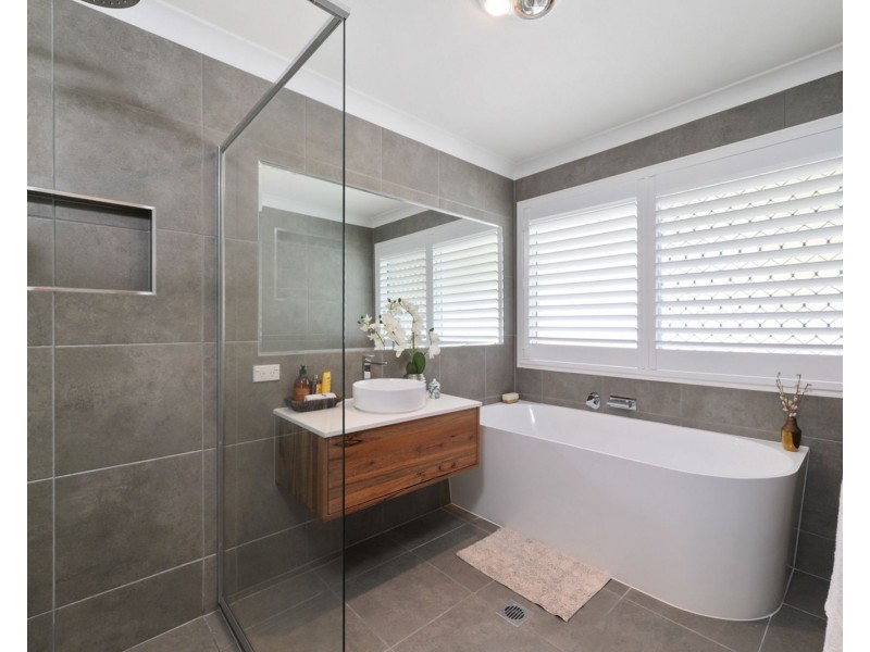 17 Sovereign Circuit, Pelican Waters QLD 4551