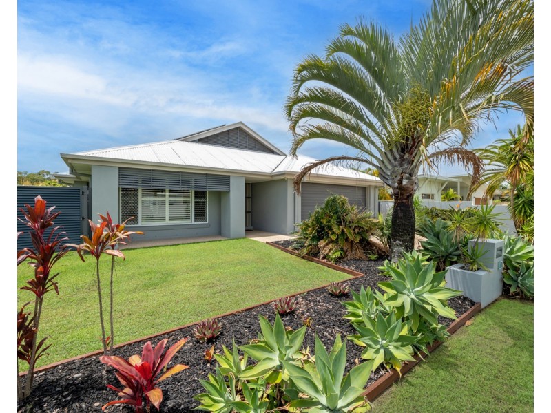 17 Sovereign Circuit, Pelican Waters QLD 4551