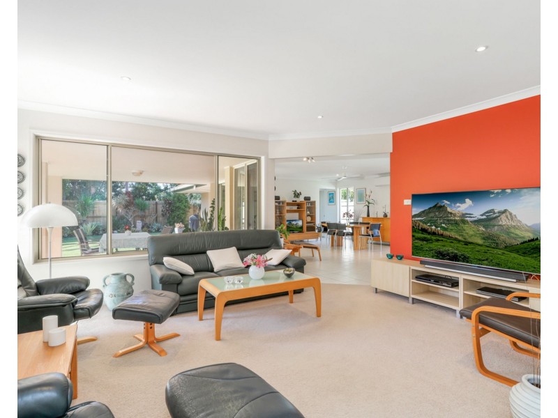 2 Tibrogargan Place, Pelican Waters QLD 4551