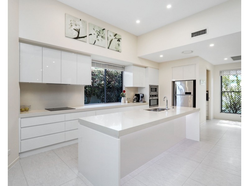17 Westholme Circuit, Pelican Waters QLD 4551