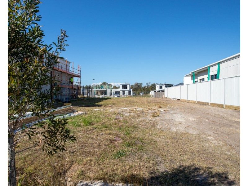 4 Seamount Court, Pelican Waters QLD 4551