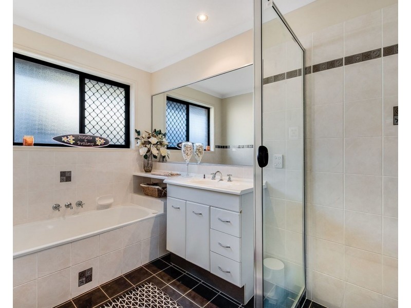 5 Maloney Place, Pelican Waters QLD 4551