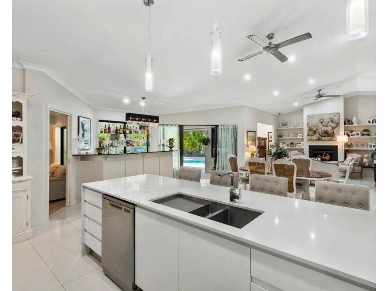 17 Mountain Ash Drive, Mountain Creek QLD 4557