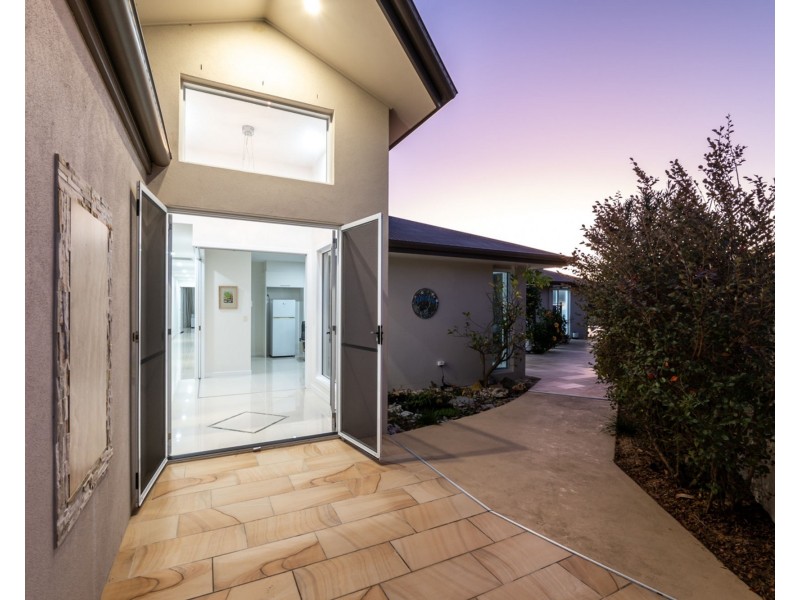 13 Francis Court, Pelican Waters QLD 4551