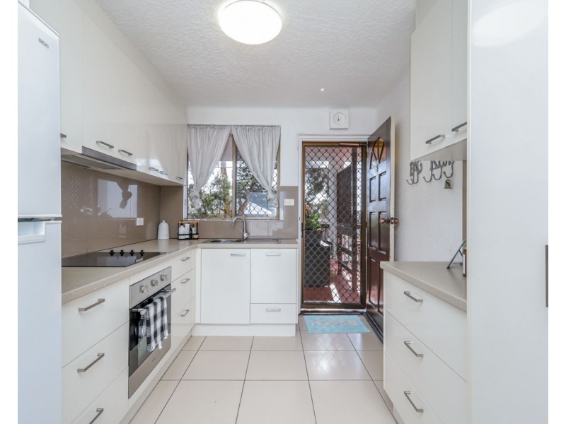 6/3 Sykes Avenue, Kings Beach QLD 4551