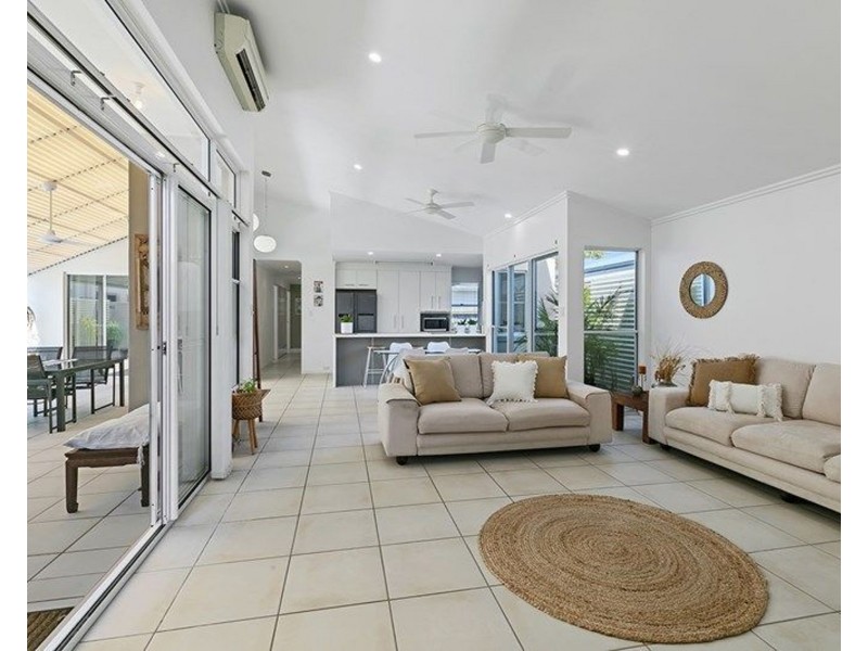 3 Zante Lane, Kawana Island QLD 4575