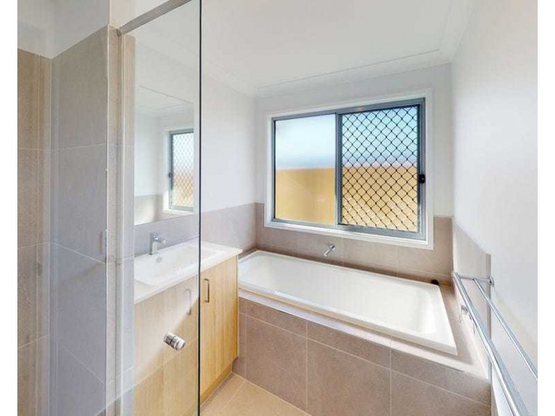 4 Peace Street, Palmview QLD 4553