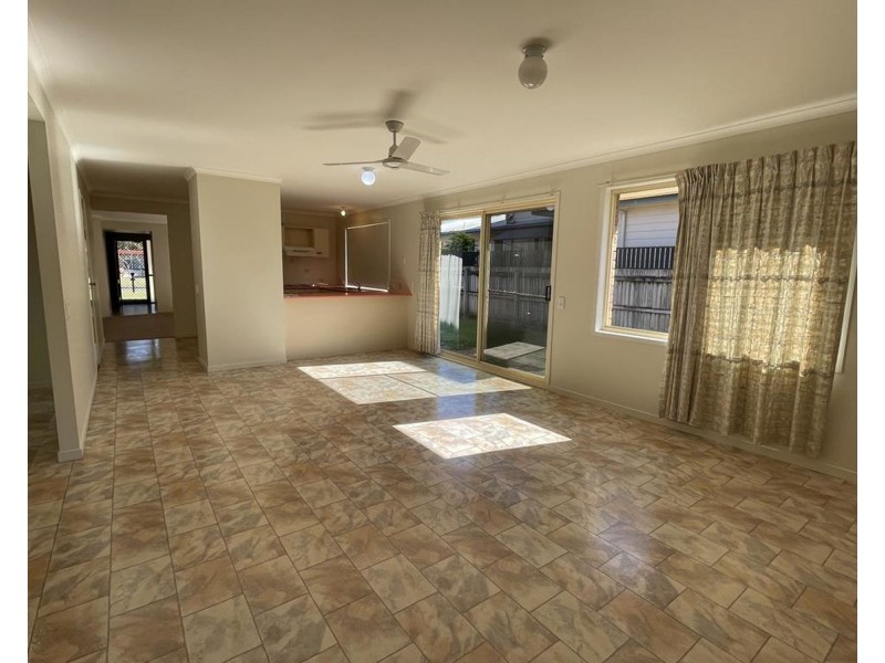 111 Taylor Ave, Golden Beach QLD 4551