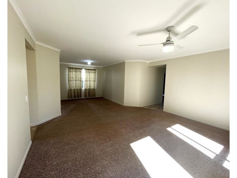 111 Taylor Ave, Golden Beach QLD 4551