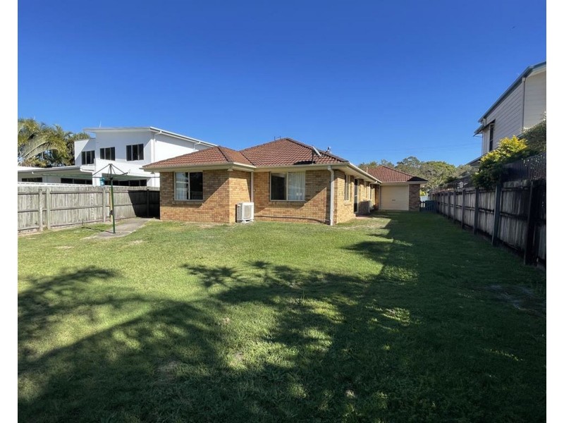 111 Taylor Ave, Golden Beach QLD 4551