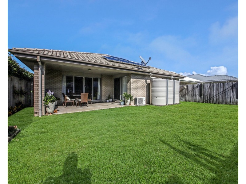 17 Apple Crescent, Caloundra West QLD 4551