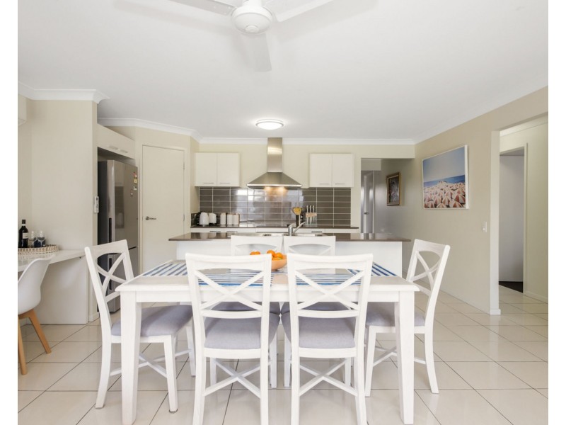 17 Apple Crescent, Caloundra West QLD 4551