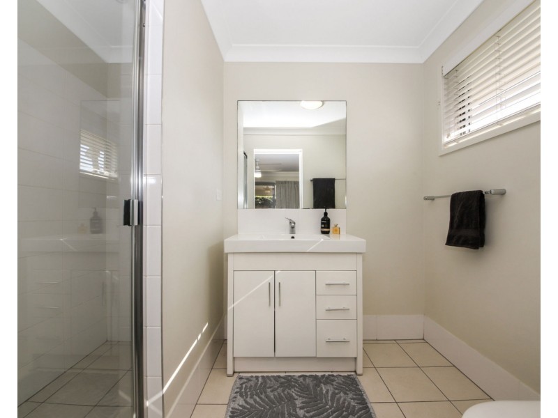 17 Apple Crescent, Caloundra West QLD 4551