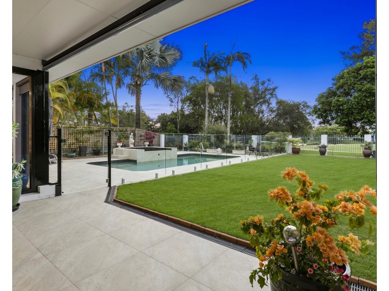 8 Midden Place, Pelican Waters QLD 4551
