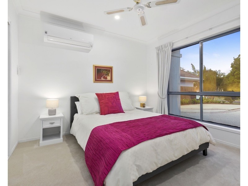 8 Midden Place, Pelican Waters QLD 4551