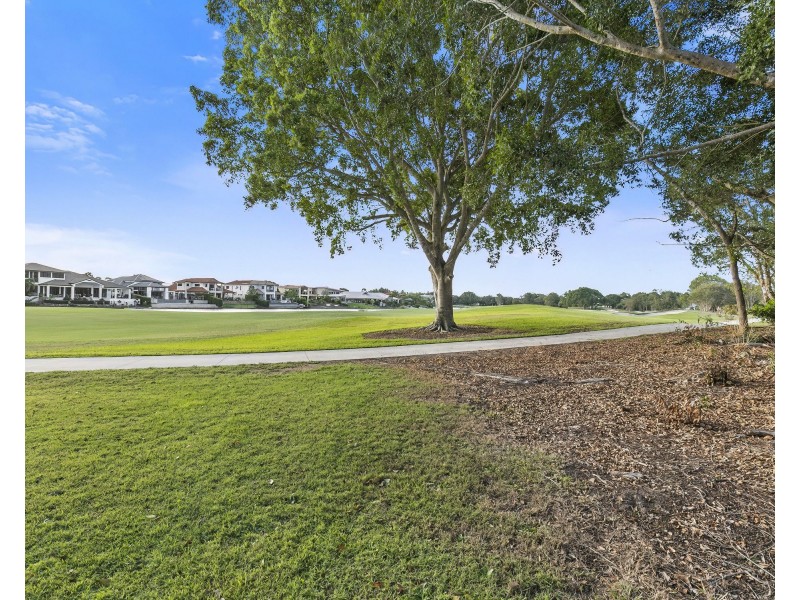 8 Midden Place, Pelican Waters QLD 4551