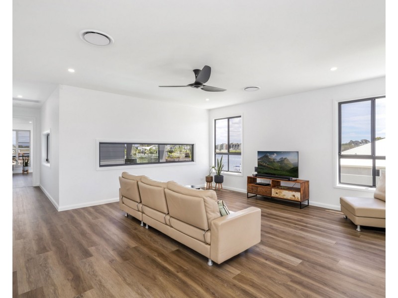 74 Marina View Drive, Pelican Waters QLD 4551