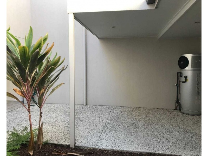 2/13 Forsayth lane, Maroochydore QLD 4558