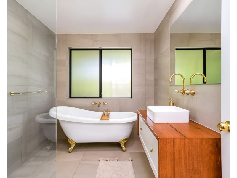 80 Panorama Drive, Nambour QLD 4560