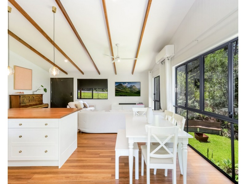 80 Panorama Drive, Nambour QLD 4560