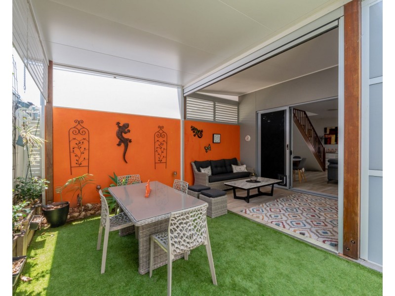 2/41 Bells Esplanade, Pelican Waters QLD 4551