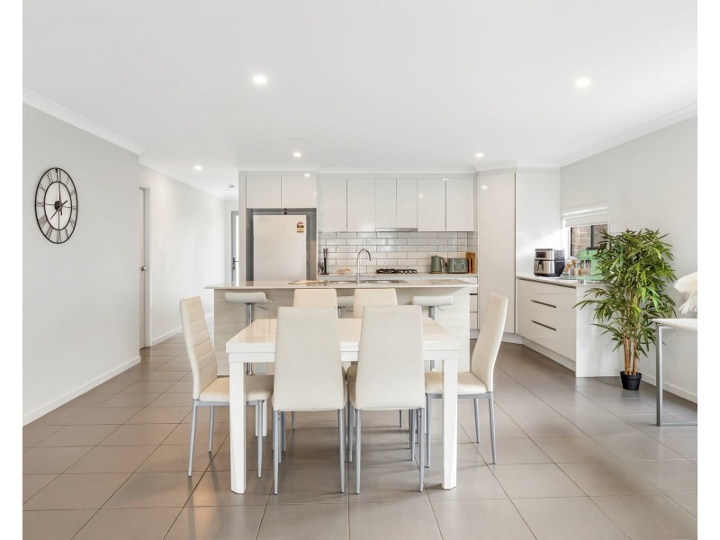 2 Ochre Crescent, Caloundra West QLD 4551