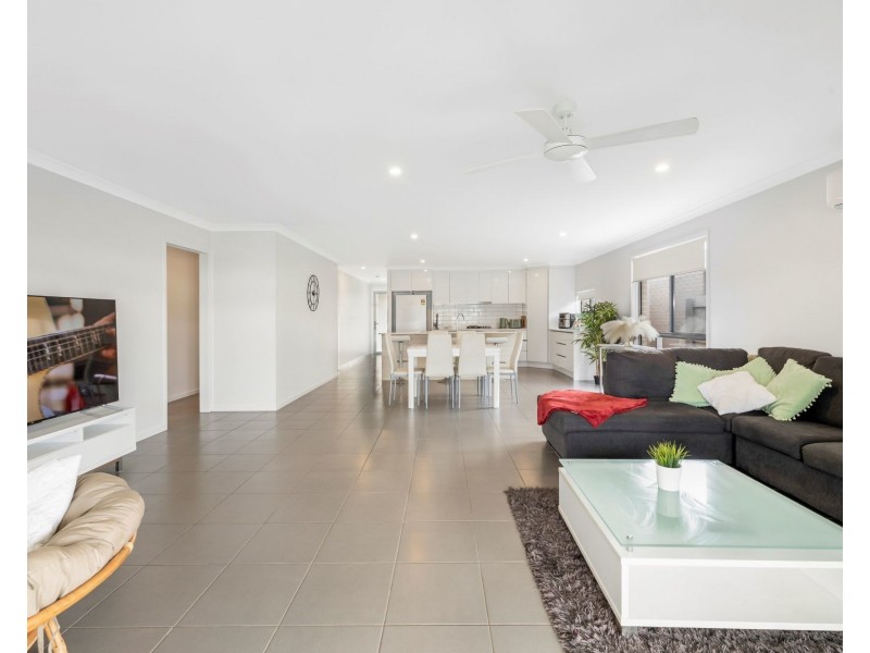 2 Ochre Crescent, Caloundra West QLD 4551