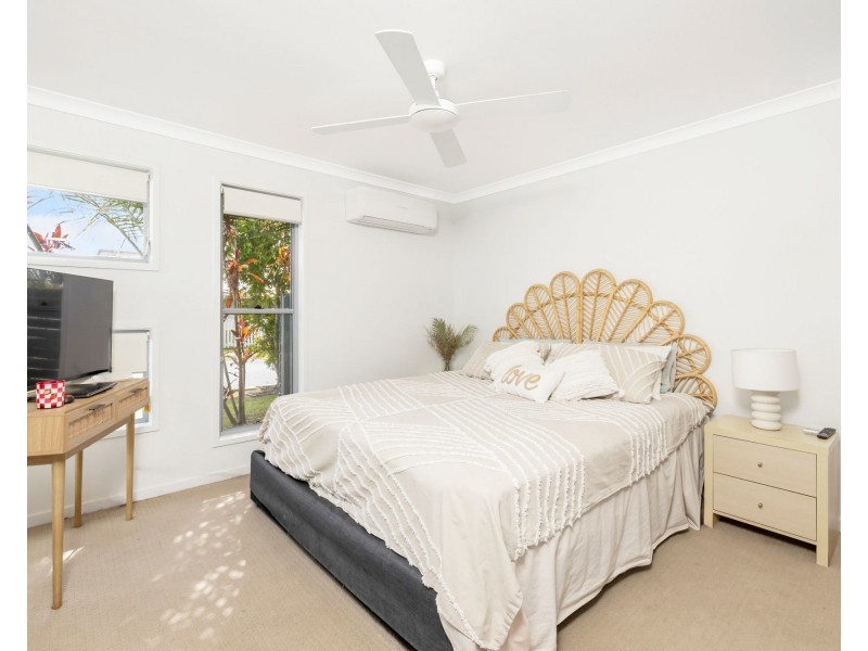 2 Ochre Crescent, Caloundra West QLD 4551