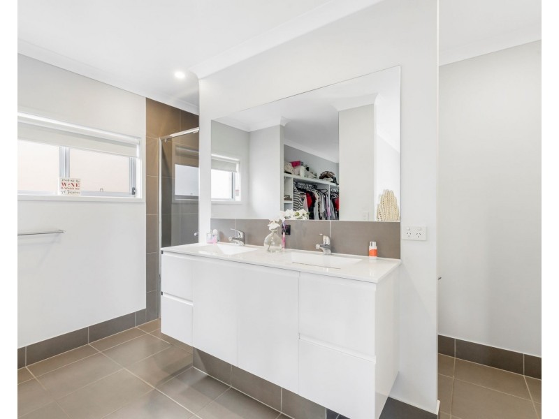 2 Ochre Crescent, Caloundra West QLD 4551