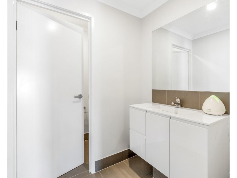 2 Ochre Crescent, Caloundra West QLD 4551